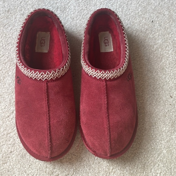 Ugg Tasman used size 9 burgundy color - Picture 5 of 5